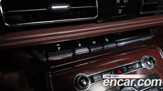 Lincoln Aviator 2022 — photo 9