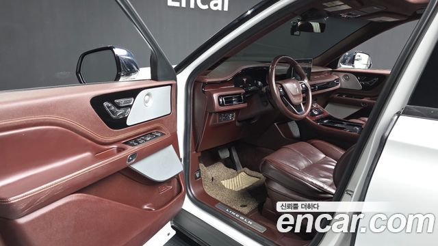Lincoln Aviator 2022 — photo 10