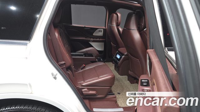 Lincoln Aviator 2022 — photo 12