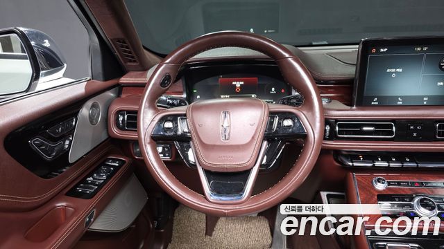 Lincoln Aviator 2022 — photo 13