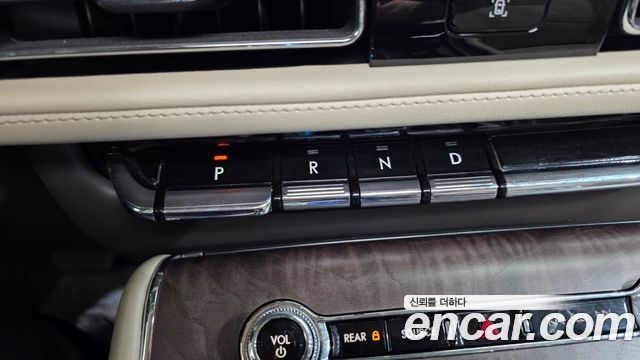 Lincoln Aviator 2023 — photo 12