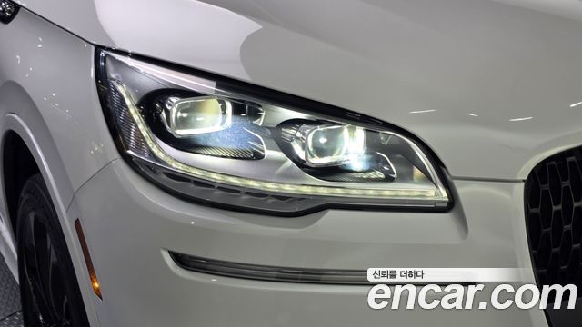 Lincoln Aviator 2023 — photo 8