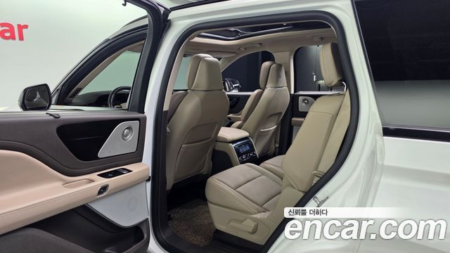 Lincoln Aviator 2023 — photo 16