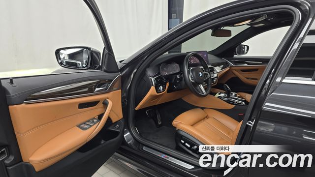 BMW 5-Series 2021 — photo 13