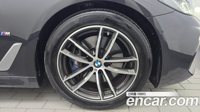 BMW 5-Series 2021 — photo 7