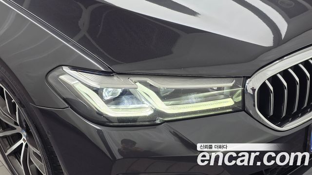 BMW 5-Series 2021 — photo 8