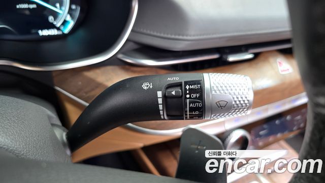 Genesis G80 2022 — photo 25