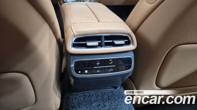 Genesis G80 2022 — photo 27