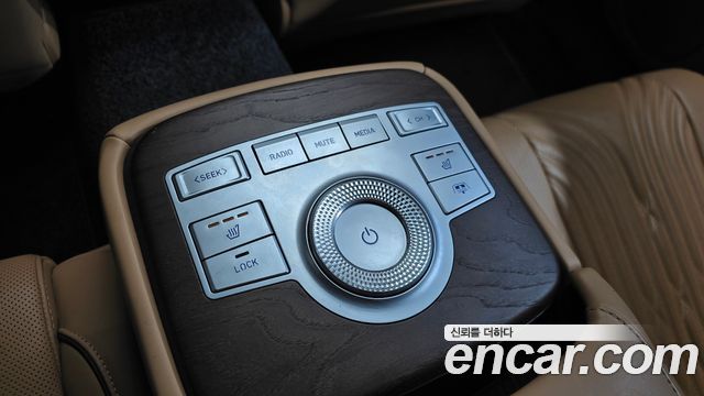 Genesis G80 2022 — photo 28