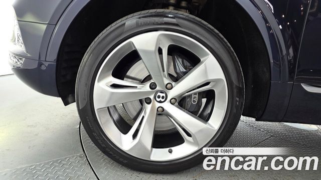 Bentley Bentayga 2018 — photo 5