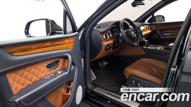 Bentley Bentayga 2018 — photo 13