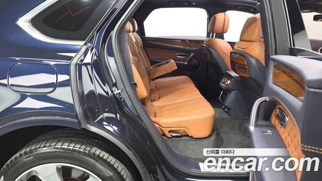 Bentley Bentayga 2018 — photo 17