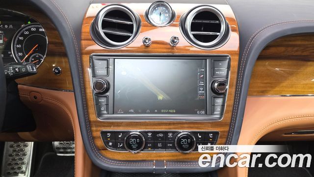 Bentley Bentayga 2018 — photo 19