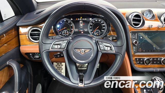 Bentley Bentayga 2018 — photo 20