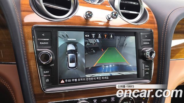 Bentley Bentayga 2018 — photo 21
