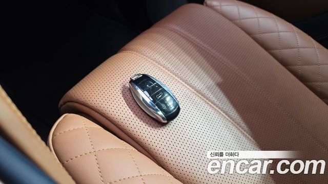 Bentley Bentayga 2018 — photo 22
