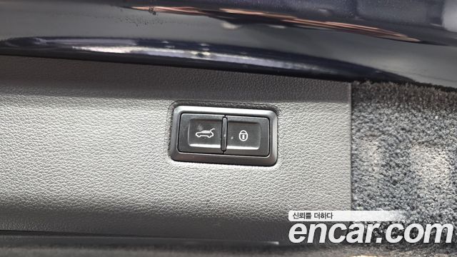Bentley Bentayga 2018 — photo 23