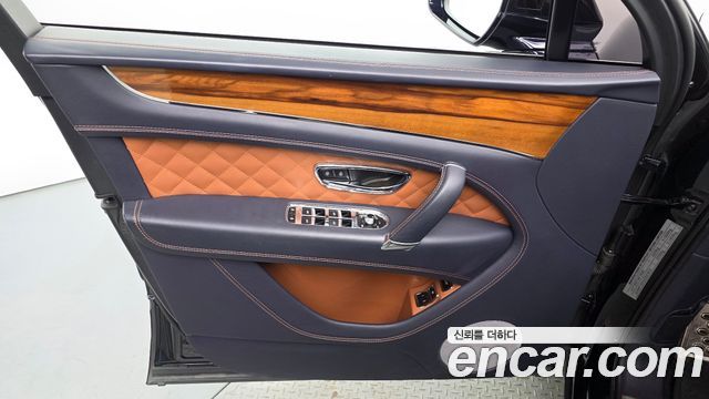 Bentley Bentayga 2018 — photo 14