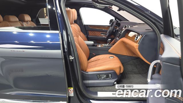 Bentley Bentayga 2018 — photo 16
