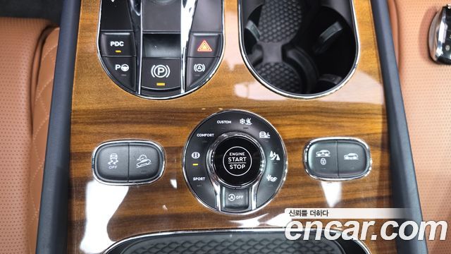 Bentley Bentayga 2018 — photo 29