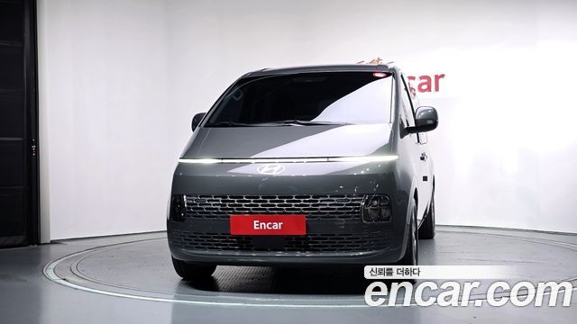 Hyundai Staria 2025 — photo 3