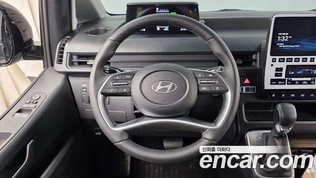Hyundai Staria 2025 — photo 18