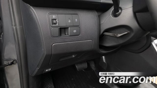 Hyundai Staria 2025 — photo 24