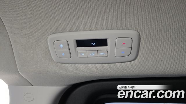 Hyundai Staria 2025 — photo 25