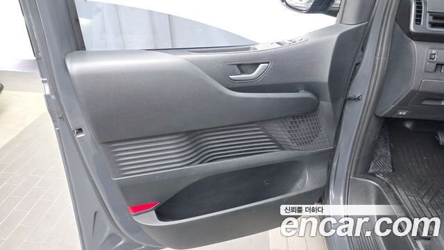 Hyundai Staria 2025 — photo 14