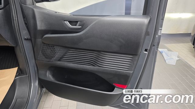 Hyundai Staria 2025 — photo 15