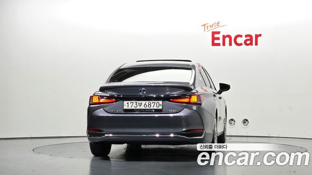 Lexus ES 2021 — photo 4