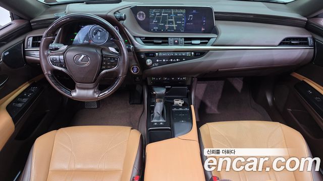 Lexus ES 2021 — photo 10