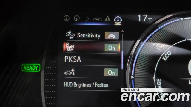 Lexus ES 2021 — photo 22