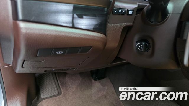 Lexus ES 2021 — photo 30