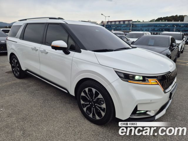 Kia Canival 2023 — photo 3