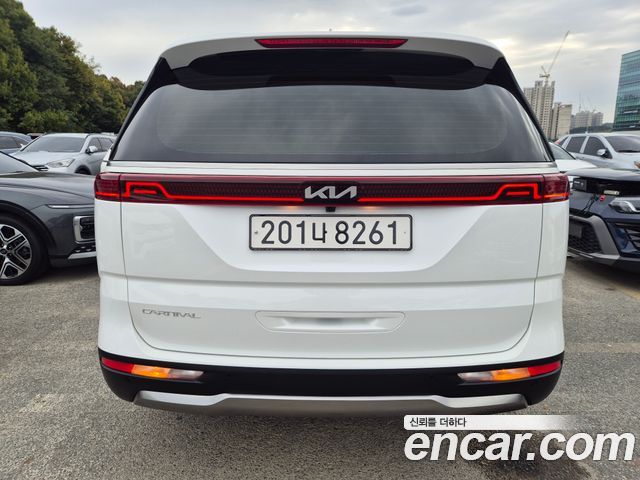Kia Canival 2023 — photo 5