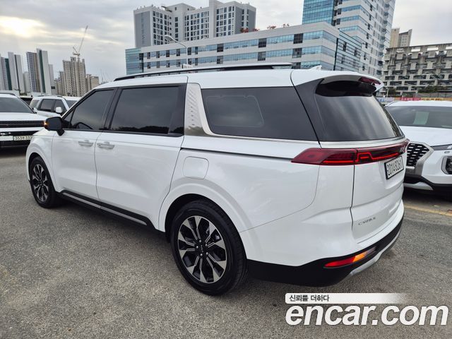 Kia Canival 2023 — photo 6