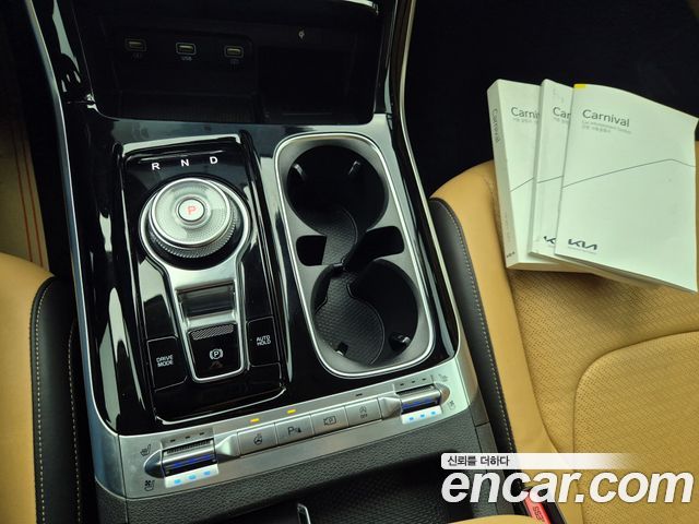 Kia Canival 2023 — photo 16