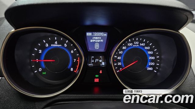 Hyundai AVANTE 2012 — photo 11