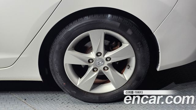 Hyundai AVANTE 2012 — photo 7