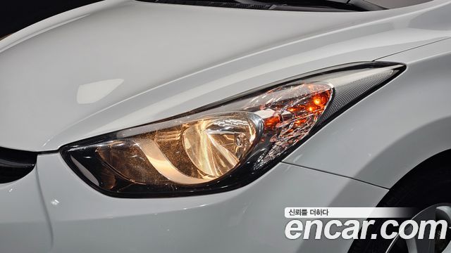 Hyundai AVANTE 2012 — photo 8