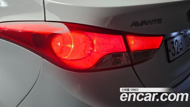 Hyundai AVANTE 2012 — photo 9