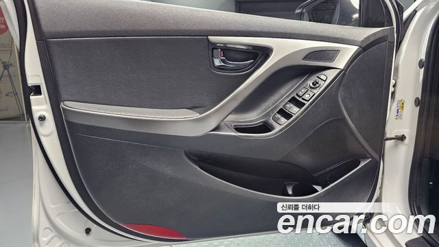 Hyundai AVANTE 2012 — photo 14