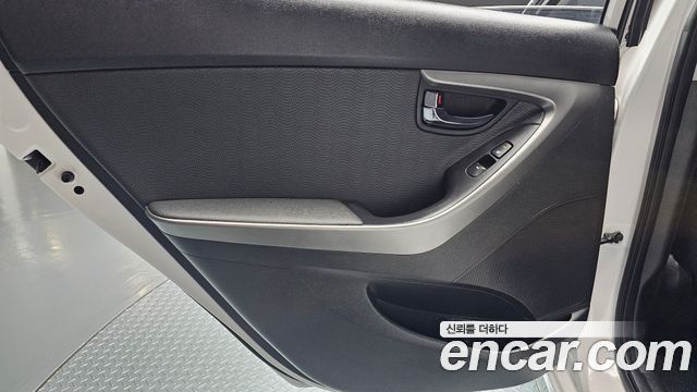 Hyundai AVANTE 2012 — photo 15