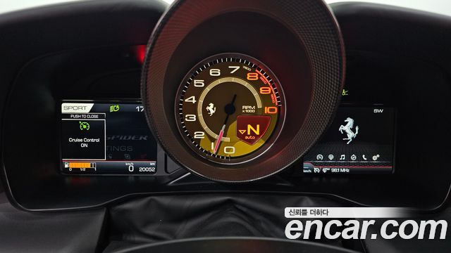 Ferrari F8 2021 — photo 11