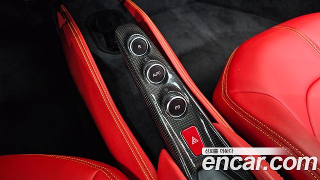 Ferrari F8 2021 — photo 12