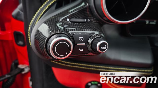Ferrari F8 2021 — photo 20