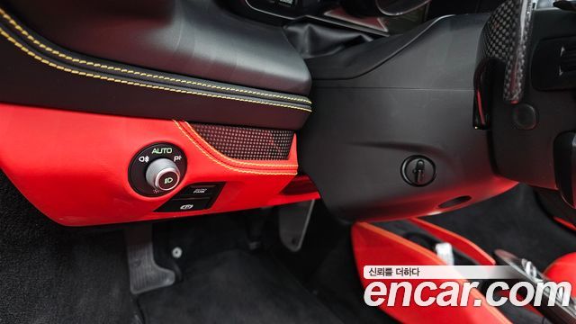 Ferrari F8 2021 — photo 21