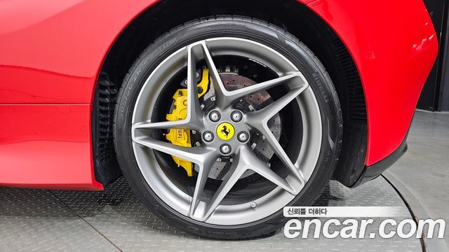 Ferrari F8 2021 — photo 7