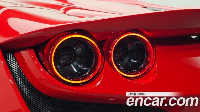 Ferrari F8 2021 — photo 9